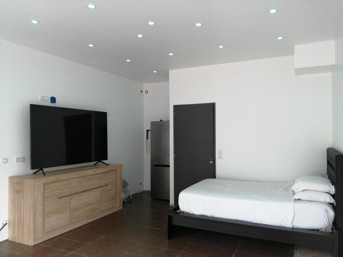 Love 3 Agde Exterior photo